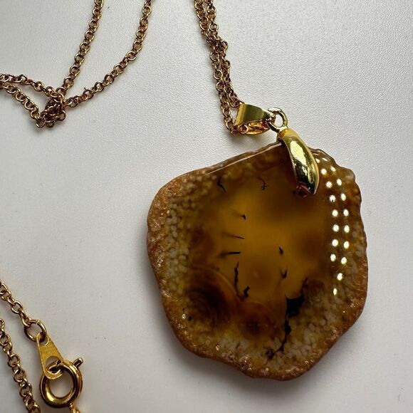 SALE! 18" gold tone chain with agate slice pendant, necklace! - Picture 6 of 15